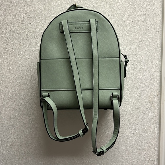 Large CalPak Mint Backpack 🎒 Carry On Luggage Bag straps seafoam green - Picture 3 of 5